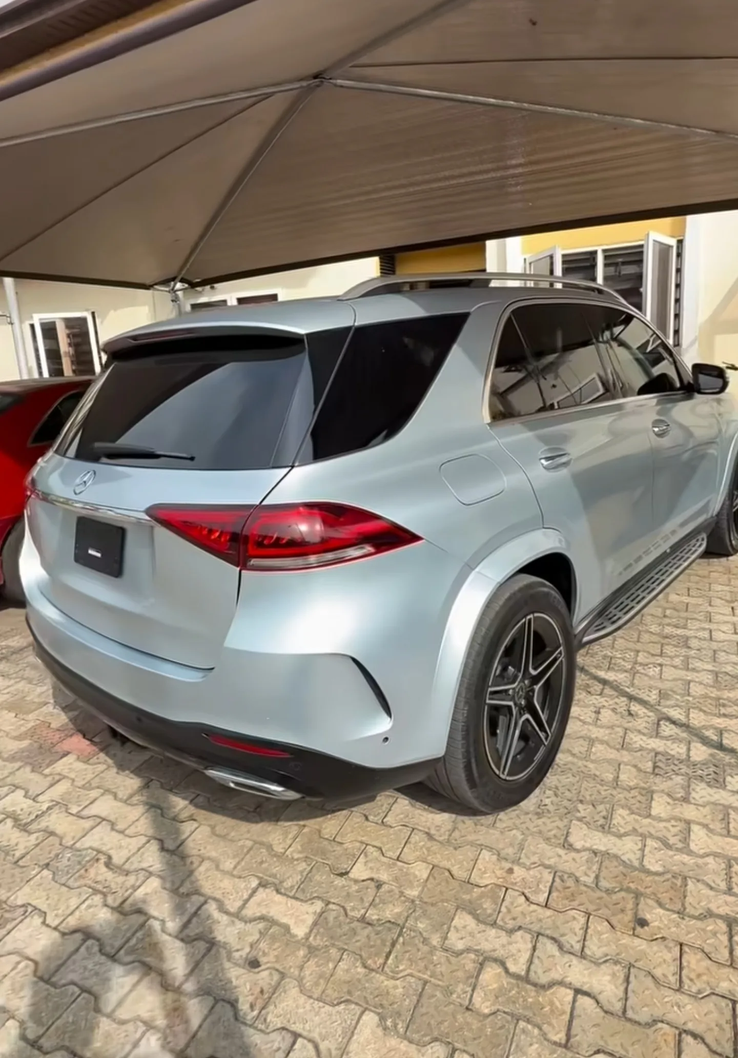 Mercedes GLE original silver before custom wrap design Peller Lagos
